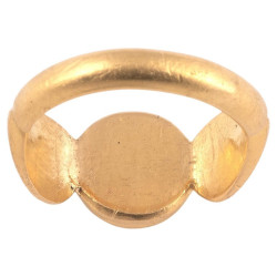 Early Byzantine Gold Ring Engraved With Married Couple