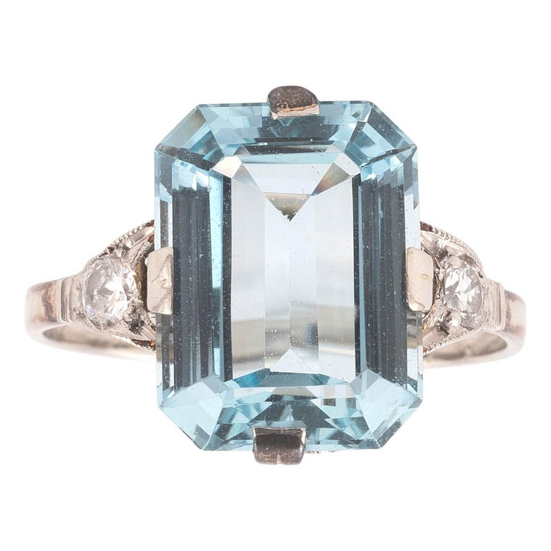 Aquamarine approximately 3ct and Diamond Ring