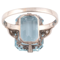 Aquamarine approximately 3ct and Diamond Ring