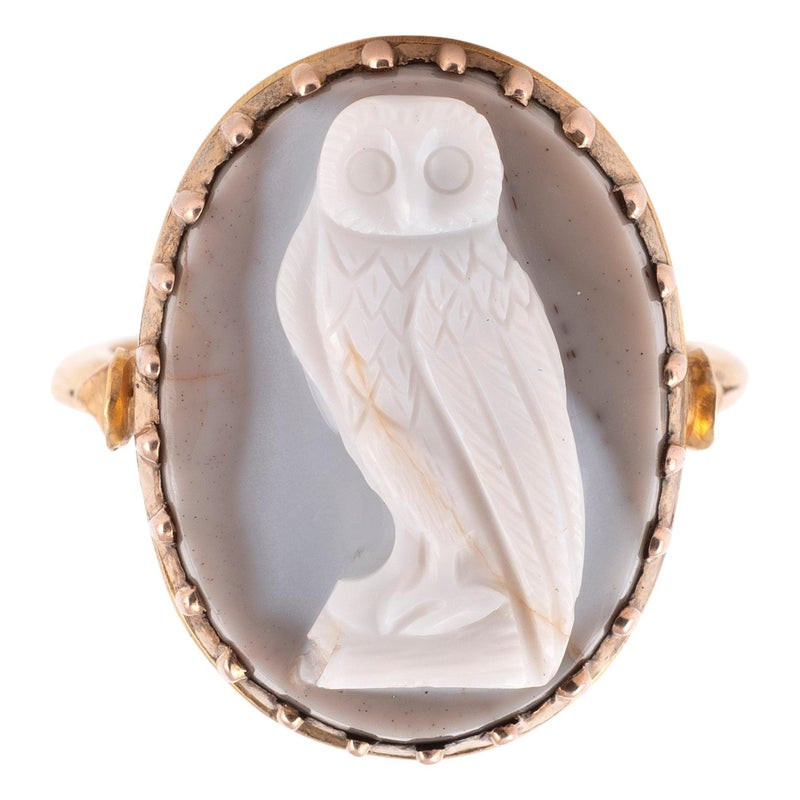 Gold Ring Set With An Agate Cameo Of Owl. Italian 17th century