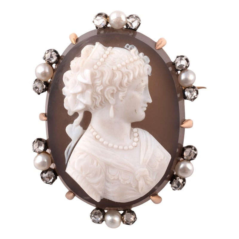 Antique Two-tone Agate Cameo in 18kt Gold Surrounded by Diamonds and Pearls