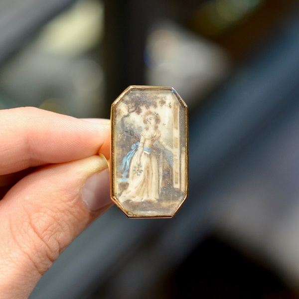 Antique Ring with Miniature depicting an Elegant Lady from the 18th Century #bernardo