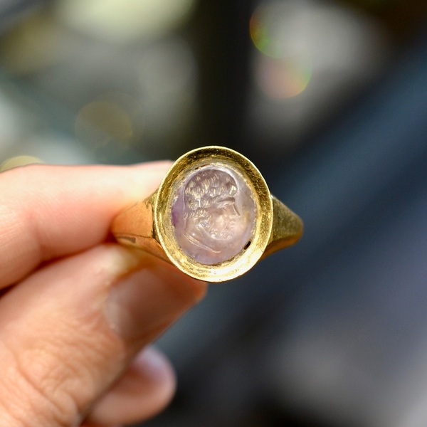 Ancient Roman Gold Ring with Amethyst Intaglio depicting a Bearded Man, 3rd Century AD #bernardo